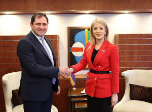 Сурен Папикян посетил Парламент Республики Кипр