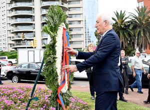 Հանրապետության նախագահը Մոնտեվիդեոյում հարգանքի տուրք է մատուցել Ցեղասպանության զոհերի հիշատակին