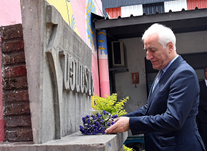 Հանրապետության նախագահը Մոնտեվիդեոյում այցելել է Նուբարյան վարժարան և «Հայաստան» դպրոց