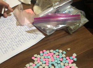 Հանցախումբն ԱՄՆ-ից և ՌԴ-ից Հայաստան մաքսանենգ թմրամիջոց է տեղափոխել և իրացրել. 5 անձի մասով նախաքննությունն ավարտվել է․ ՔԿ