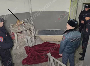 Երևանի շենքերից մեկում բռնկված հրդեհը մարելիս, հշեջները հայտնաբերել են տղամարդու ծխահարված դի