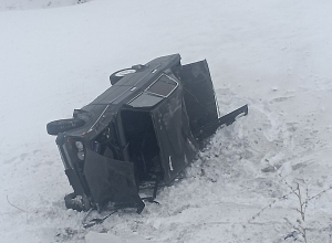 Երևան-Սևան ավտոճանապարհին մեքենան մոտ 20 մետր գլորվել է ձորը