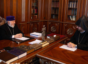 Ամենայն Հայոց Կաթողիկոսին իր գիտական կոչման վկայականն է հանձնել Տ. Գրիգորիս վարդապետ Շողիկյանը