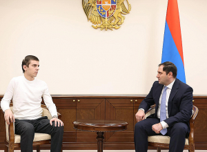 Արիության մեդալ է շնորհվել սրտի զարկը վերականգնված զինծառայող Նարեկ Պողոսյանին