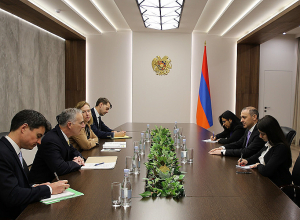 Армен Григорян встретился с Луи Боно