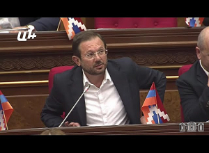 Когда вы читали это стихотворение в Степанакерте, вы представляли, что это Родина? Вопрос Пашиняну