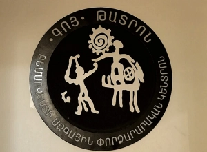 «Գոյ» թատրոնը դիմել է ԿԳՄՍ նախարարությանը՝ խնդրելով աշխատանքից ազատել Կարեն Սիմոնյանին