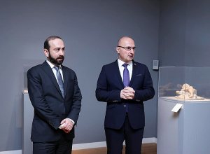 Արարատ Միրզոյանն այցելել է նաև «Կլովիչի պարտեզ» պատկերասրահ (լուսանկարներ)