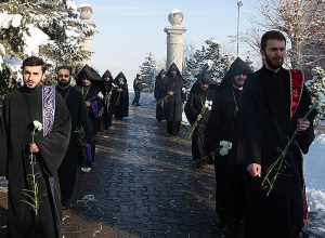 Մայր Աթոռի միաբաններն այցելել են «Եռաբլուր» պանթեոն