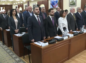 Ավագանին մեկ րոպե լռությամբ հարգեց զոհերի հիշատակը