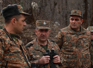 ՀՀ ԶՈՒ գլխավոր շտաբի պետ Ասրյանն այցելել է հարավարևելյան և հարավարևմտյան սահմանագոտիներ