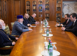 Ամենայն Հայոց Կաթողիկոսն ընդունեց ՀՀ-ում Հունաստանի Հանրապետության դեսպանին