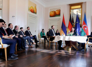 Եռակողմ հանդիպմանը քննարկվել են Հայաստանի և Ադրբեջանի միջև հարաբերությունների կարգավորման գործընթացի հարցեր