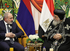 Премьер-министр в патриаршестве собора Святого Марка в Каире встретился с лидром Коптской церкви
