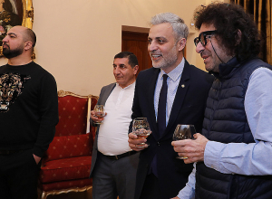 Ձեր գործունեությամբ նոր շունչ ու կենսականություն եք բերել թատրոն. Կարեն Դուրգարյանը նշում է 55-ամյակը