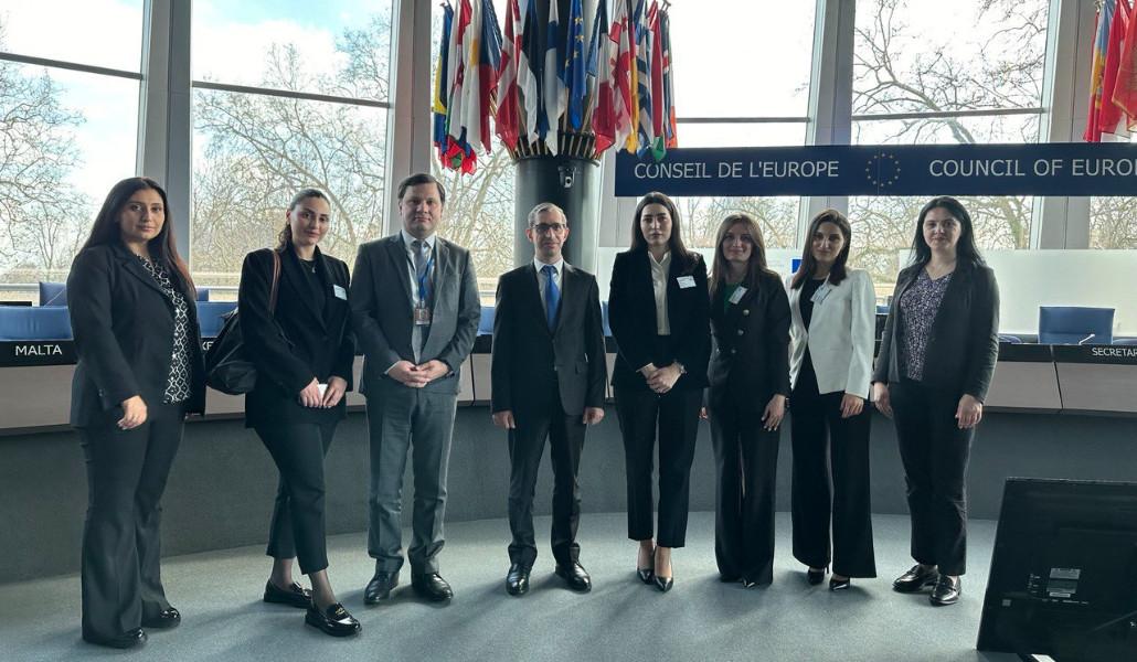 photo_5469657512090391909_y