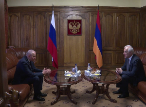 Նախագահ  Խաչատուրյանը գրառում է կատարել Հայաստանում Ռուսաստանի դեսպանատանը բացված սգո մատյանում