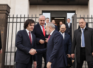 Никол Пашинян и Ираклий Кобахидзе посетили новое здание посольства Грузии в Армении