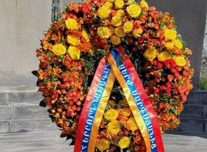 Սերժ Սարգսյանի անունից այսօր «Եռաբլուր»-ում ծաղկեպսակ է դրվել