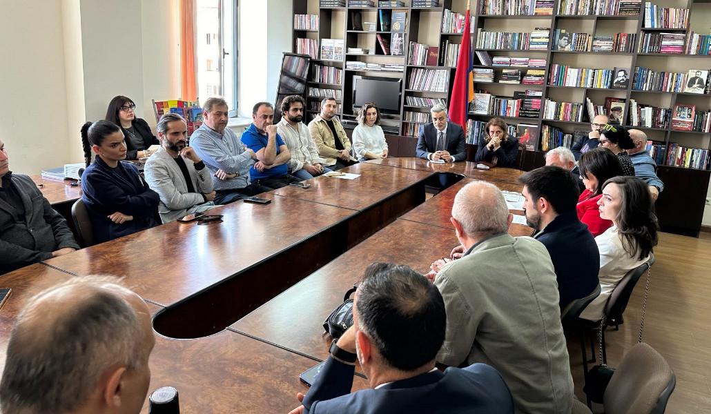 670e2477-426c-4329-93a0-3b54810b24b2