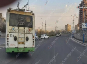 Երևանում բախվել են թիվ 10 երթուղու տրոլեյբուսն ու «Toyota» մակնիշի ավտոմեքենան. տրոլեյբուսի վարորդը եղել է ոչ սթափ