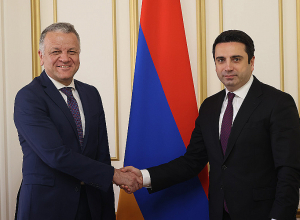 Հայաստանը եւ ԵՄ-ն հանձնառու են ընդլայնել եւ խորացնել համագործակցությունը բոլոր հնարավոր ոլորտներում. Ալեն Սիմոնյանը՝ Վասիլիս Մարագոսին