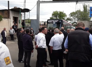 ՈՒՂԻՂ. Երեւանում հանրային տրանսպորտի վարորդները գործադուլ են անում