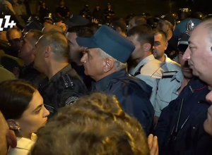 Իրավիճակը կառավարական կեցավայրի մոտ խիստ լարվեց