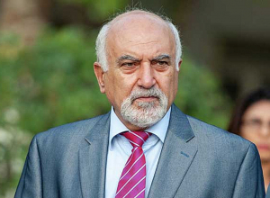 Պարույր Հայրիկյանը դադարեցրել է հացադուլը