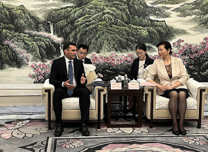 Հակոբ Արշակյանի գլխավորած պատվիրակությունը հանդիպել է Չինաստանի Հուբեյ նահանգի Ժողովրդական Կոնգրեսի մշտական կոմիտեի գործադիր փոխնախագահի հետ