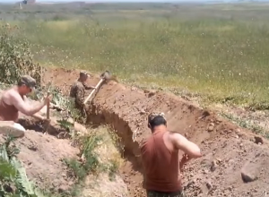 Նիկոլ Փաշինյանը տեսանյութ է հրապարակել, որտեղ ՔՊ-ականները խրամատ են փորում