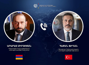 Арарат Мирзоян провёл телефонный разговор с министром иностранных дел Турции