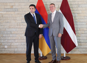 Ալեն Սիմոնյանը Լատվիայի նախագահին է ներկայացրել Հայաստանի կառավարության նախաձեռնած «Խաղաղության խաչմերուկ» նախագիծը