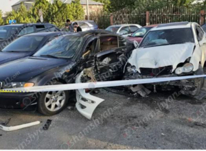 Շուրջ 10 մեքենայի մասնակցությամբ վթար՝ Երևան-Աշտարակ ճանապարհին