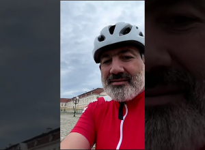 Вторая велосипедная прогулка Пашиняна в Берлине