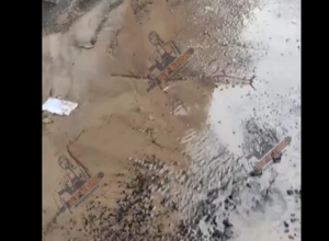 Անհայտ ծագման ջուրը հոսում է Աթոյան փողոցի երկայնքով` ասֆալտի վրա բացված փոքր գեյզերներից․ ավագանու անդամ