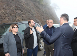 Նախարարն ու Իրանի դեսպանը կանգառ են ունեցել Վերին Խոտանանը շրջանցող ճանապարհահատվածում