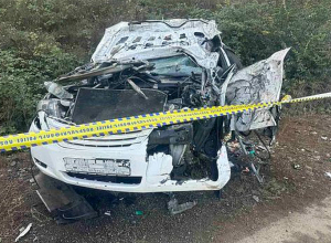 Կապան-Վերին Խոտանան ավտոճանապարհին «Toyota»-ն դուրս է եկել ճանապարհի երթևեկելի հատվածից և հայտնվել ջրահեռացման առվում