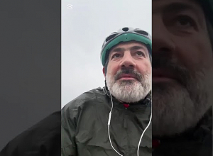 Փաշինյանը Մոսկվայում էլ է հեծանիվ քշել