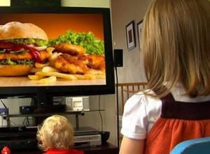 Հեռուստատեսությամբ երեխաների կողմից դիտվող սննդի և խմիչքների գովազդի ավելի քան 65%-ը չթույլատրված մթերքներ են