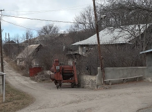 Փաշինյանին ասե՛ք՝ մեր ճամփեն սարքի, մեր գեղի տեղը բալքիմ իմանա. Կամիր Աղեկի բնակիչ