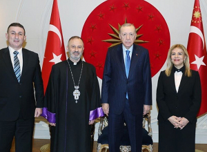 Էրդողանը հանդիպել է Թուրքիայի հայ կաթոլիկ համայնքի հոգևոր առաջնորդի հետ