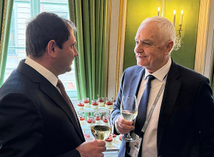 Սուրեն Պապիկյանը կարճատև քննարկում է ունեցել Բուլղարիայի պաշտպանության նախարարի հետ