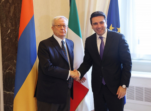 Ալեն Սիմոնյանը հանդիպել է Իտալիայի Պատգամավորների պալատի արտաքին հարաբերությունների հանձնաժողովի նախագահի ու անդամների հետ