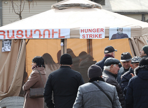 Մանե Թանդիլյանի հացադուլը շարունակվում է (լուսանկարներ)