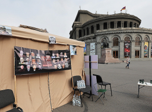 ՄԻՊ Անահիտ Մանասյանը այցելել է Ազատության հրապարակում հացադուլ հայտարարած անձանց