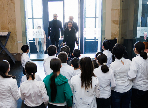 «Զատիկ» երեխաների աջակցության կենտրոնի սաները ԿԳՄՍ նախարար Ժաննա Անդրեասյանի հետ այցելել են Հայաստանի պատմության թանգարան