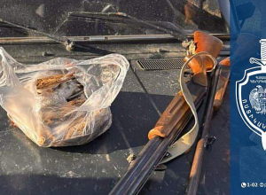 Թալինում կանգնեցված մեքենայից հայտնաբերվել են ապօրինի որսի ավար և առանց փաստաթղթերի հրացաններ