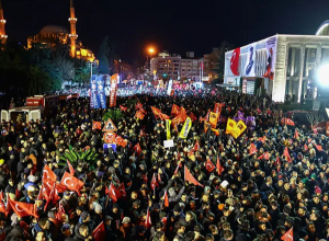 Ստամբուլի ընդդիմադիր քաղաքապետի ձերբակալումից հետո Թուրքիայում բողոքի ցույցեր են սկսվել (լուսանկարներ)