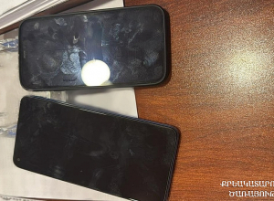 Քրեակատարողական ծառայողները բուժակի մոտից հայտնաբերել են բջջային հեռախոսներ և ալկոհոլ